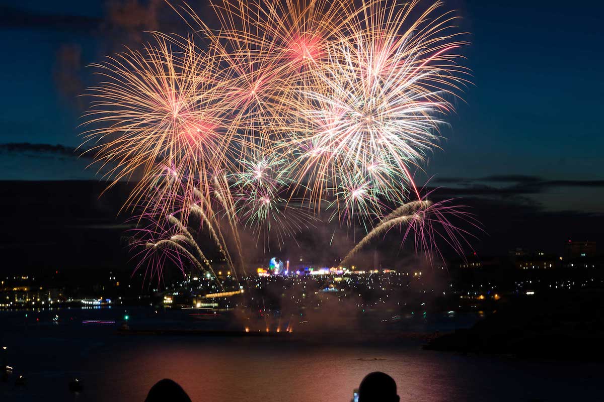 Capodanno in crociera senza divieti: fioccano le offerte e anche le proteste
