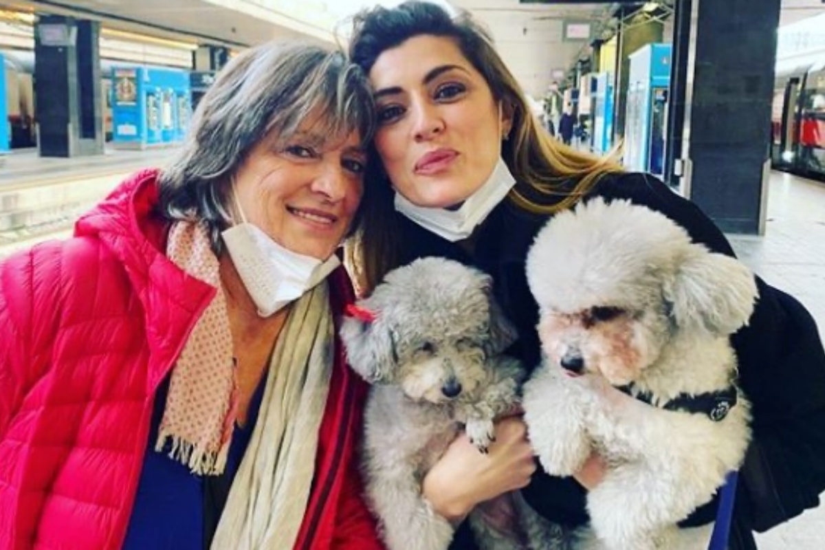 Elisa Isoardi in compagnia della madre