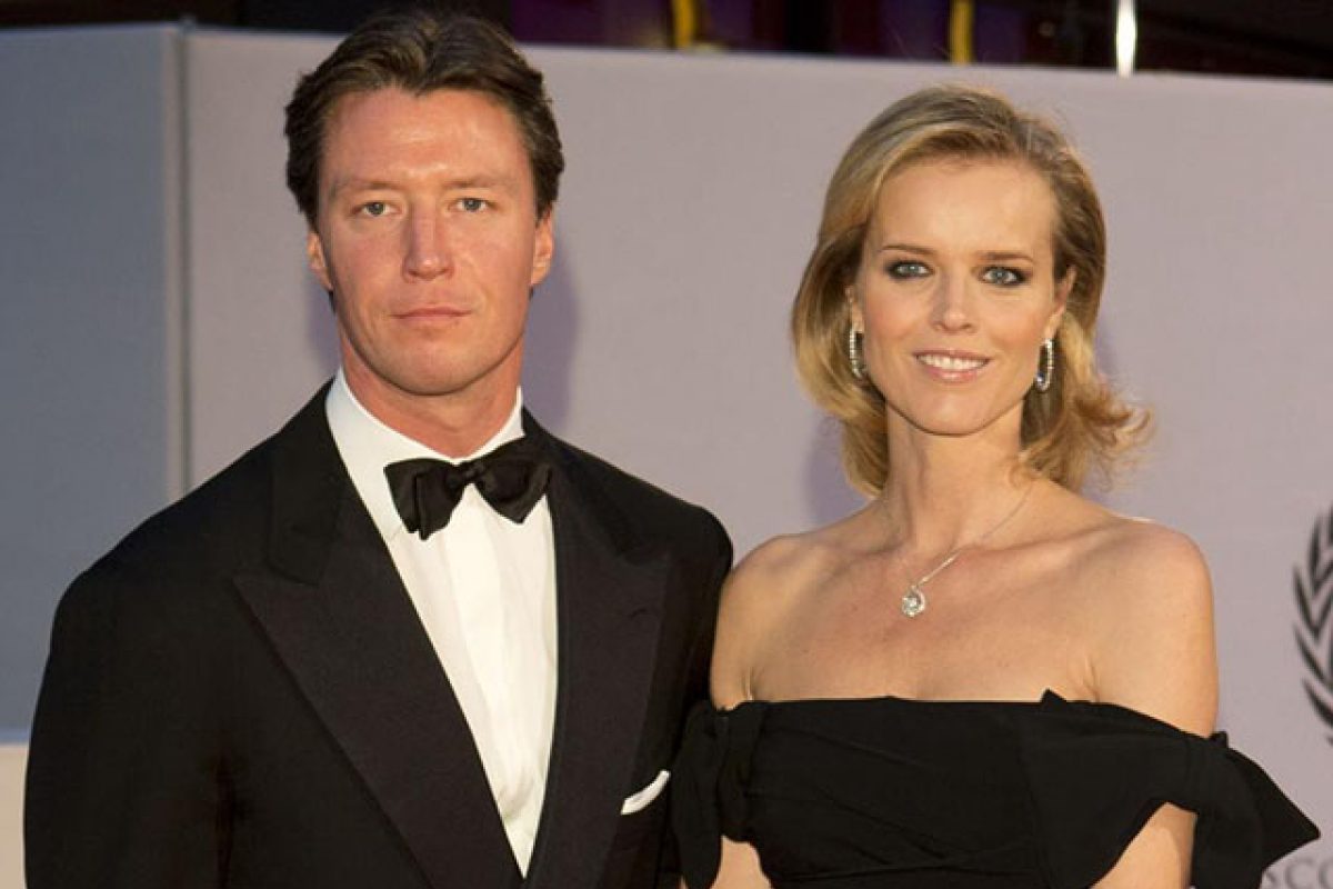 Eva Herzigova posa insieme al compagno