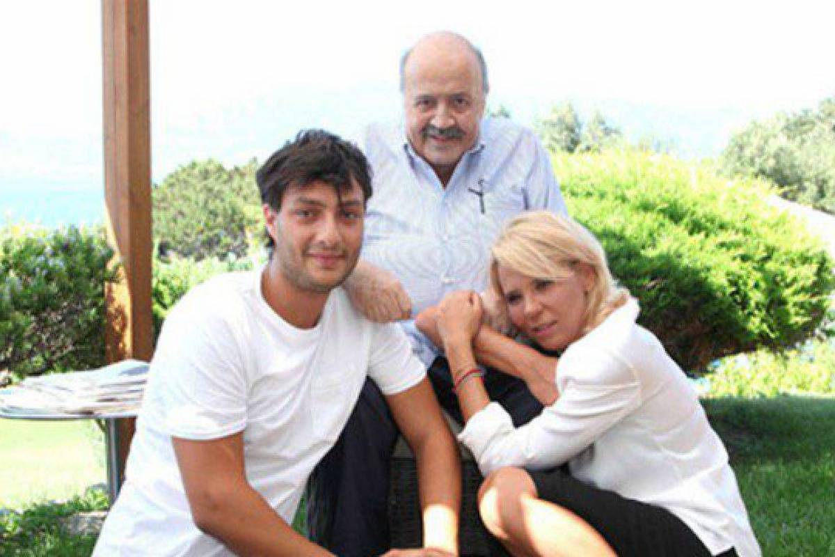 Gabriele Costanzo con Maria De Filippi e Maurizio Costanzo