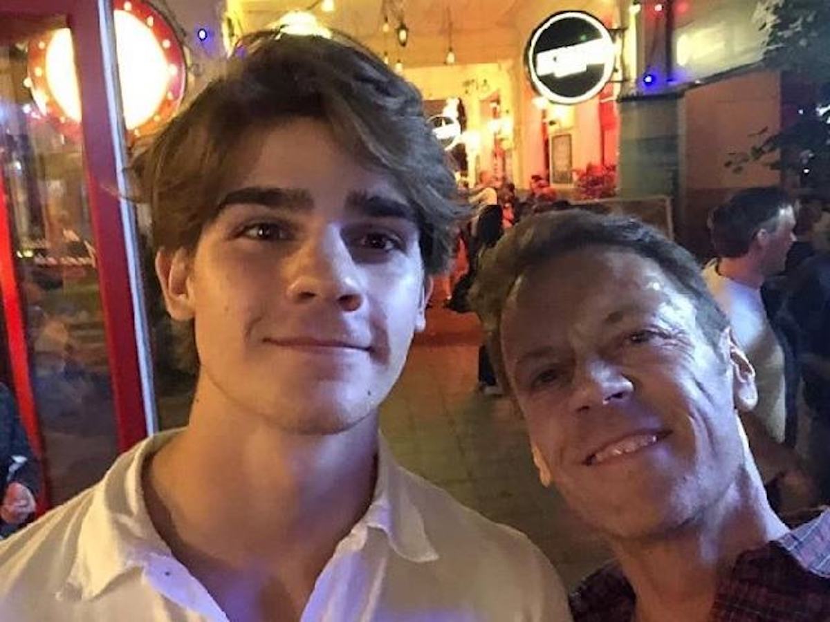 Rocco Siffredi fa un selfie insieme al figlio Lorenzo
