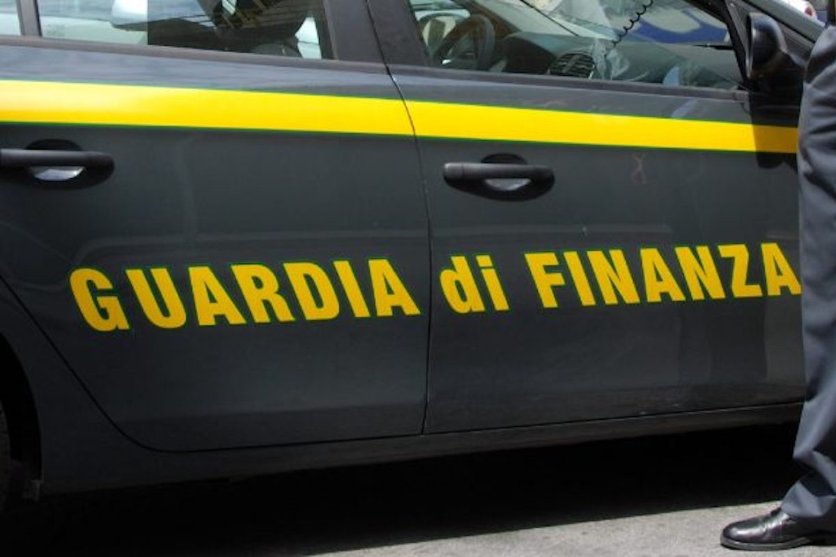 Auto Guardia di Finanza