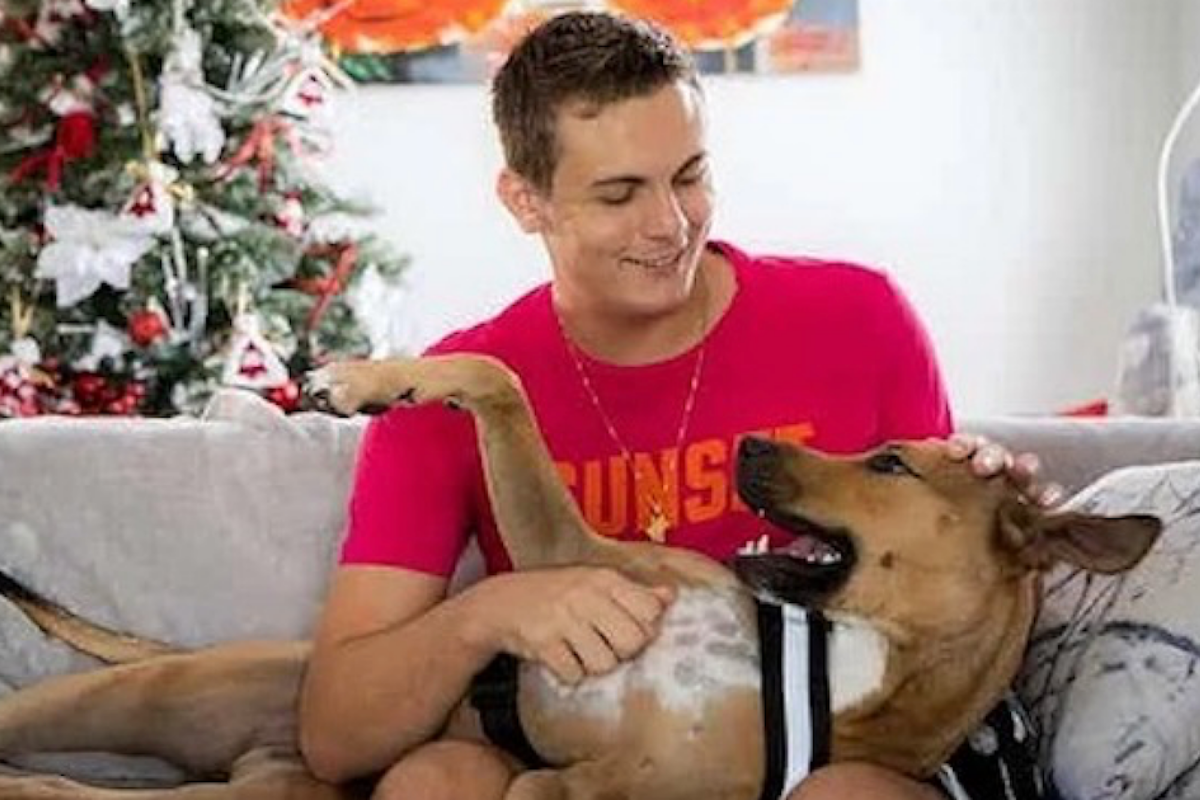 Il ragazzo affetto da una rara condizione decide di adottare il cane nel rifugio, ma con il passare dei giorni si rende conto che il cucciolo…