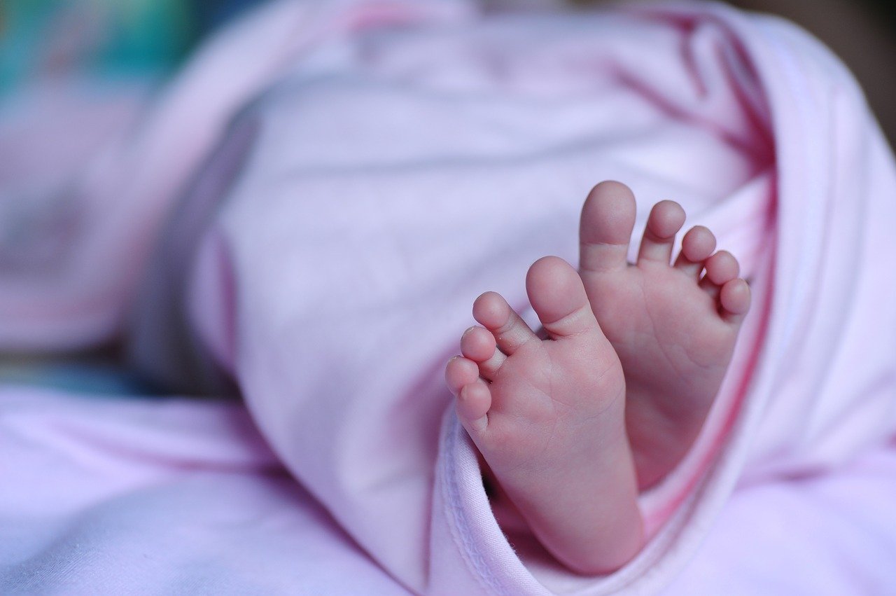 Bambina abbandonata in ospedale