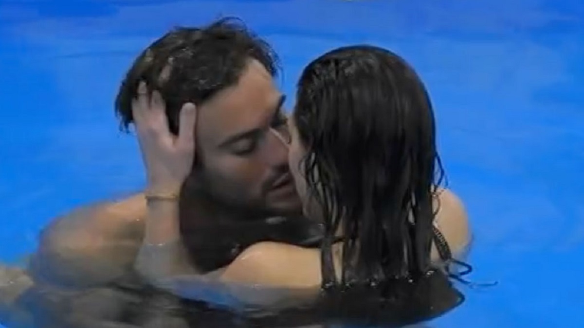 GF Vip: il bacio in piscina di Giulia Salemi e Pierpaolo Pretelli