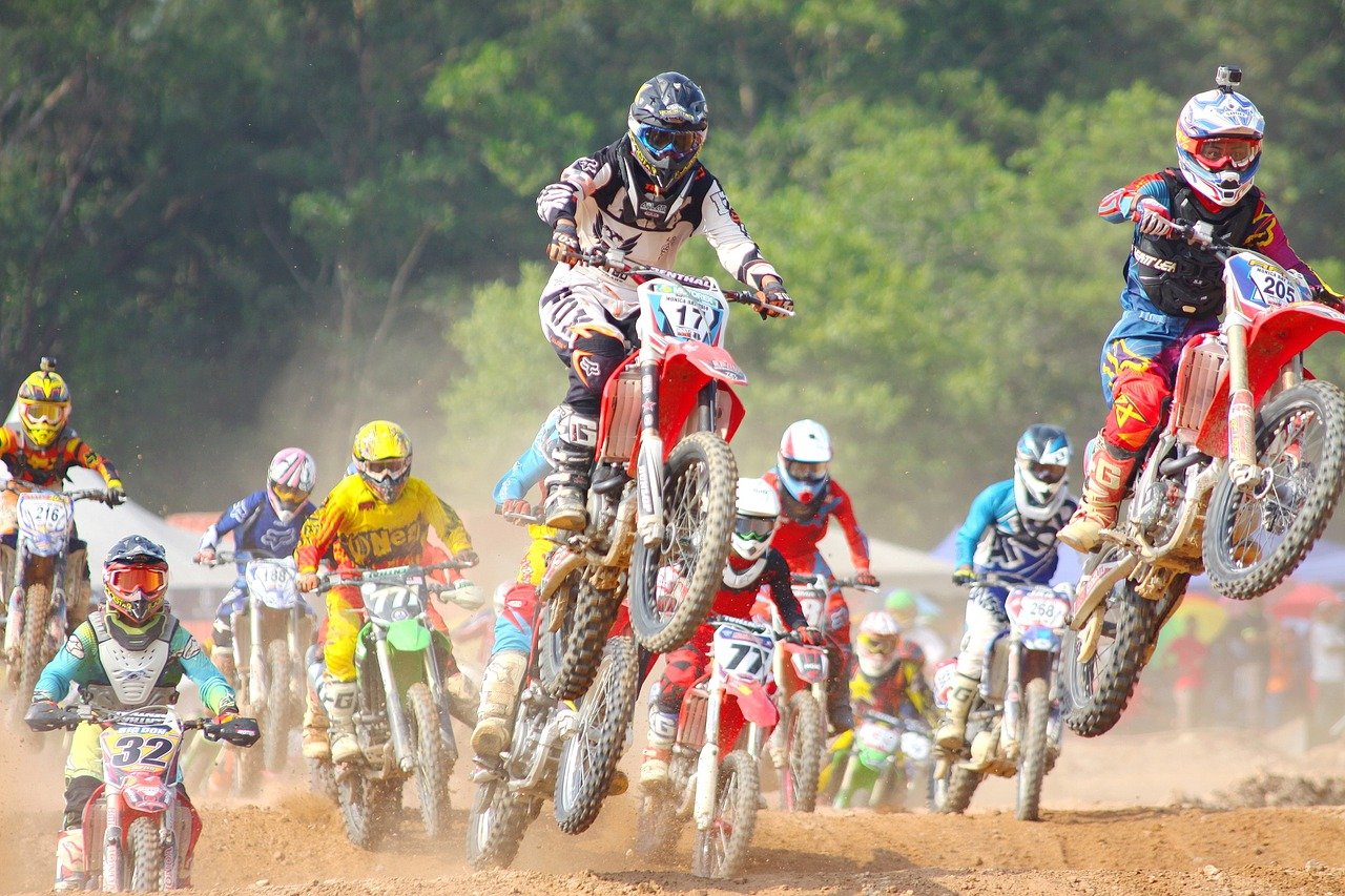 pilota di motocross muore