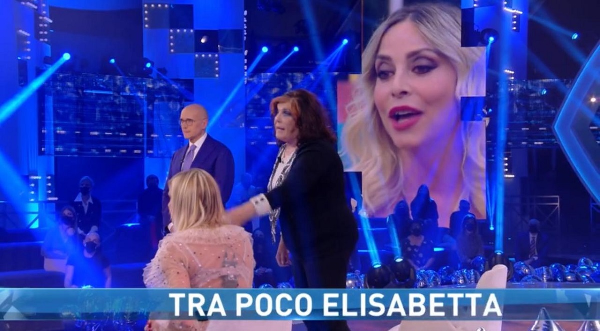 Patrizia De Blanck offende in diretta Stefania Orlando