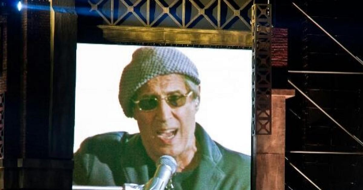 Canta Adriano Celentano