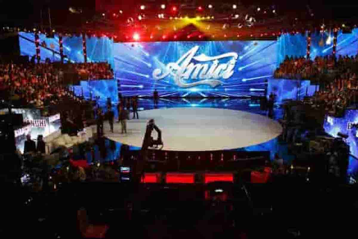 Amici, ennesimo scontro tra i due giudici: “Menomale che mi stima”