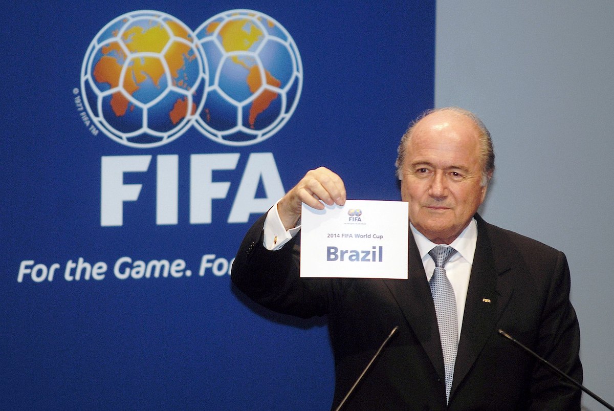 Blatter ricoverato in gravi condizioni
