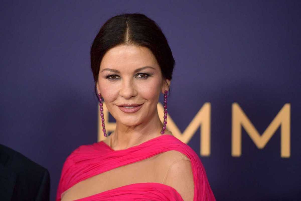 Catherine Zeta Jones in posa per i fotografi