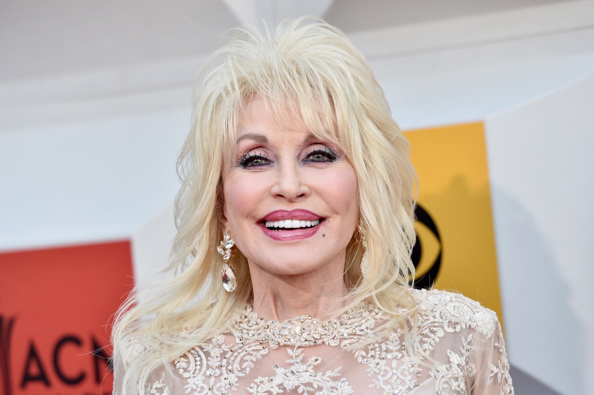 Dolly Parton e il ricordo del suicidio 