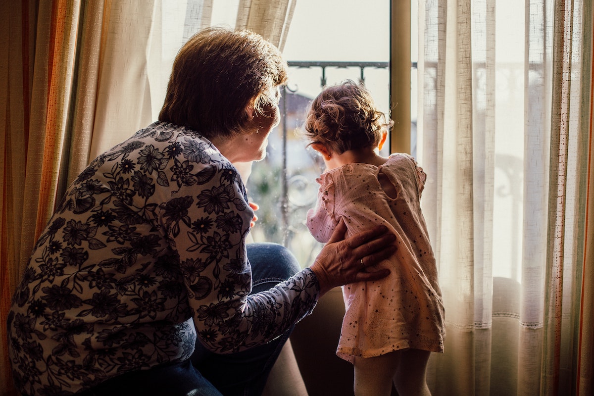 98 anni donna insieme alla nipote