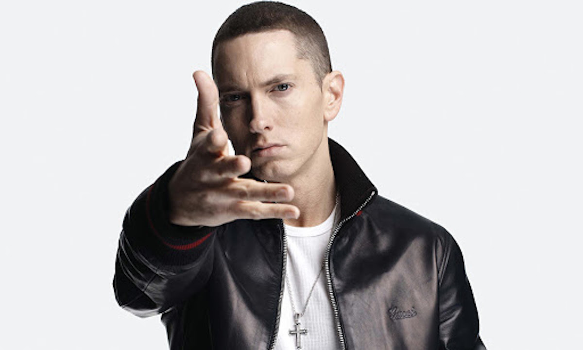 Eminem porta un giubbetto