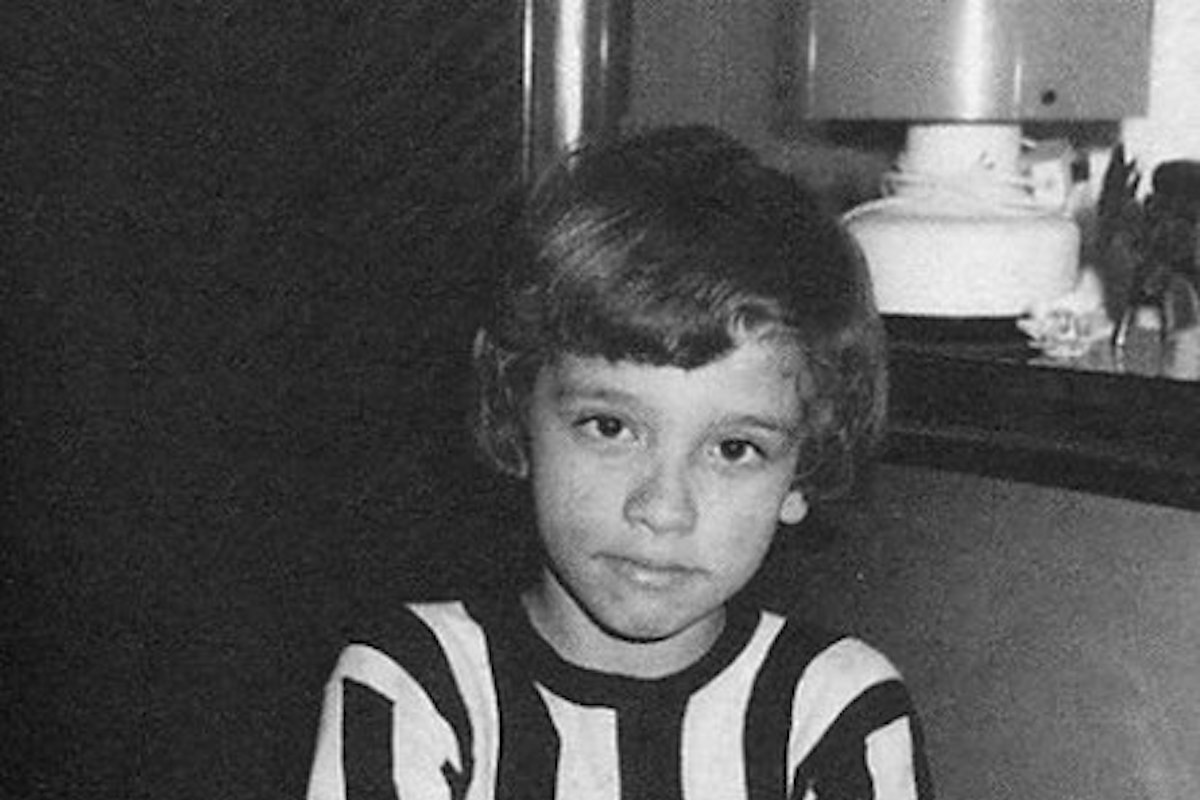 L’avete riconosciuto? Questo bambino diventerà uno dei più amati e famosi cantanti italiani