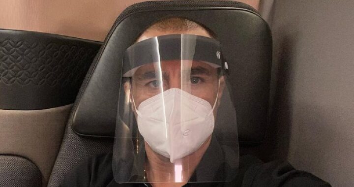 Fabio Cannavaro indossa la maschera anti Covid