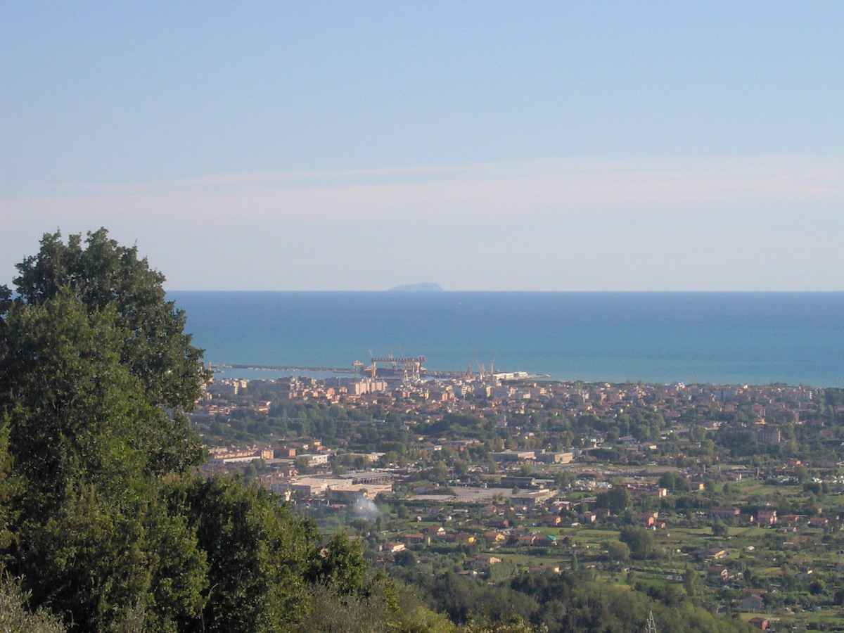 Marina di Carrara giallo