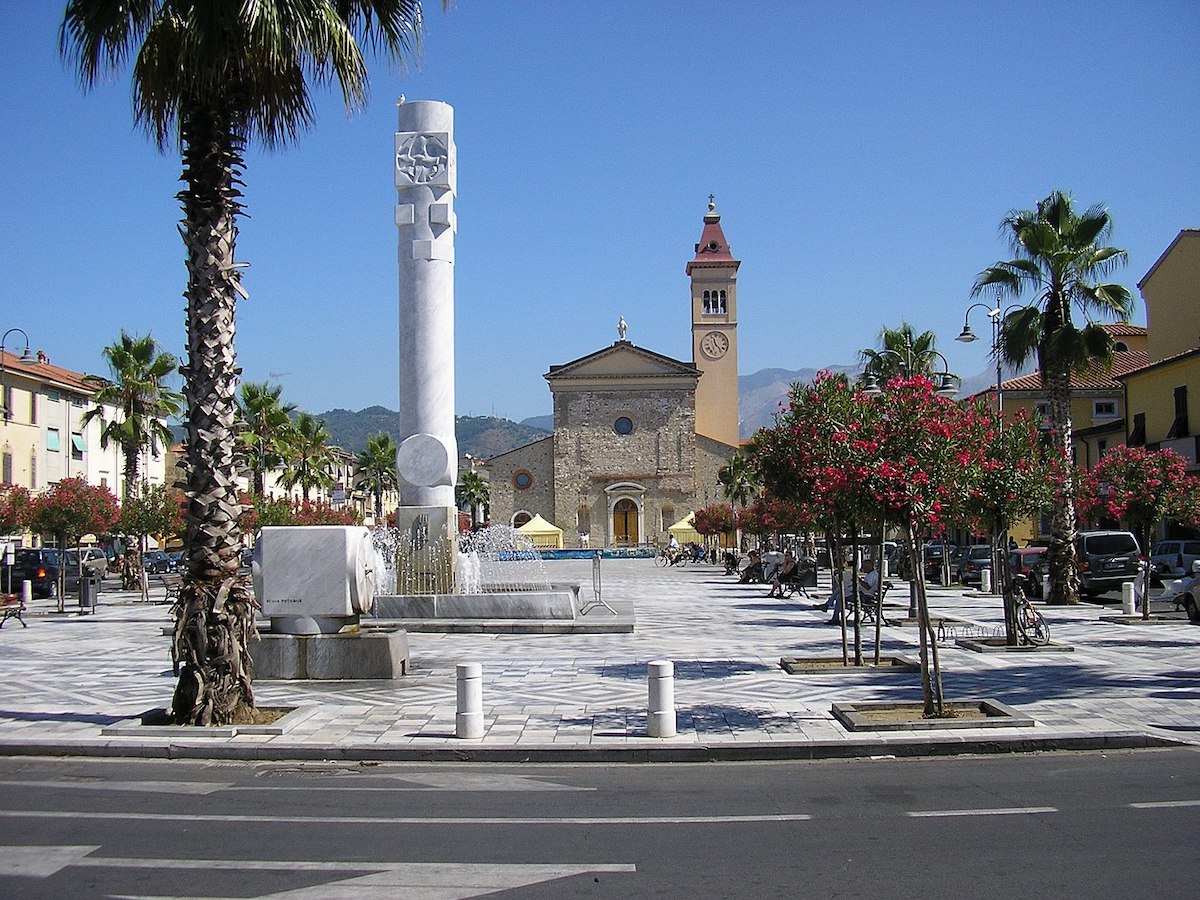 Marina di Carrara piazza