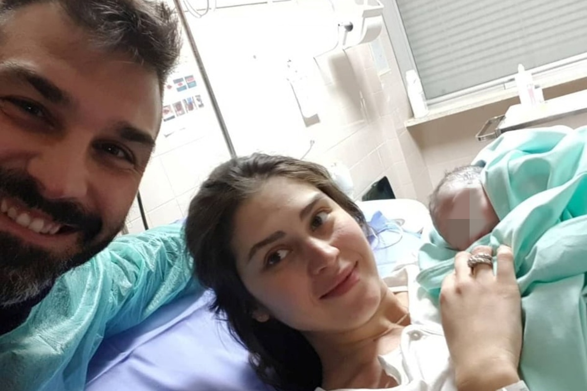Avevano annunciato l’arrivo di un secondo bebè. Adesso la gioiosa notizia: “È nata Ambra”