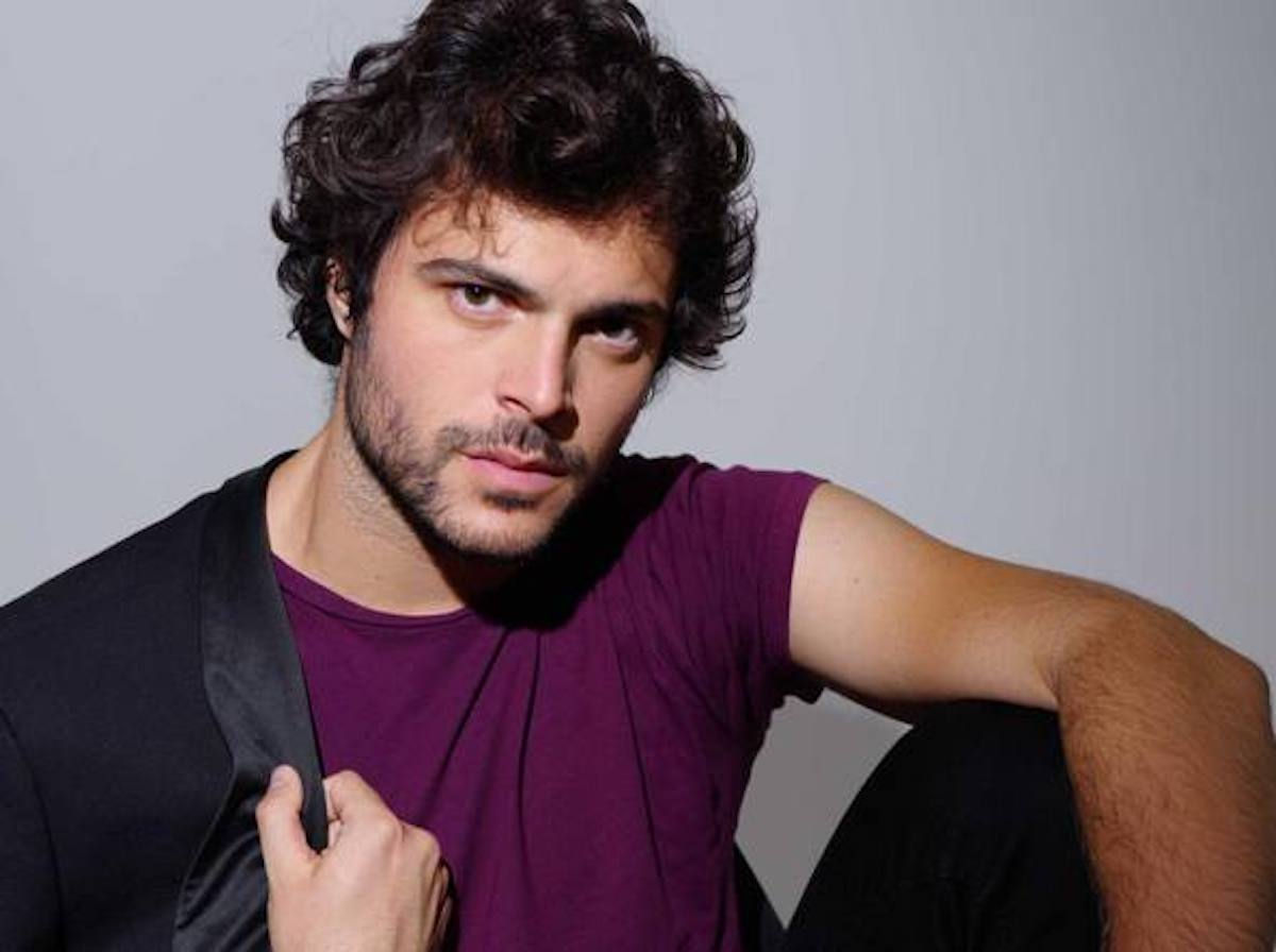 Guglielmo Scilla si confessa: fidanzati e coming out