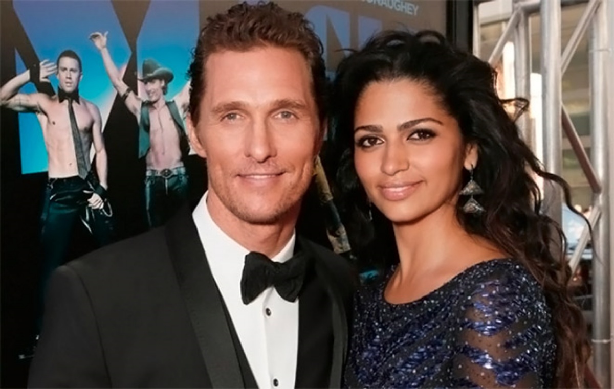 Due cuccioli salvati da Matthew McConaughey e Camilla Alves