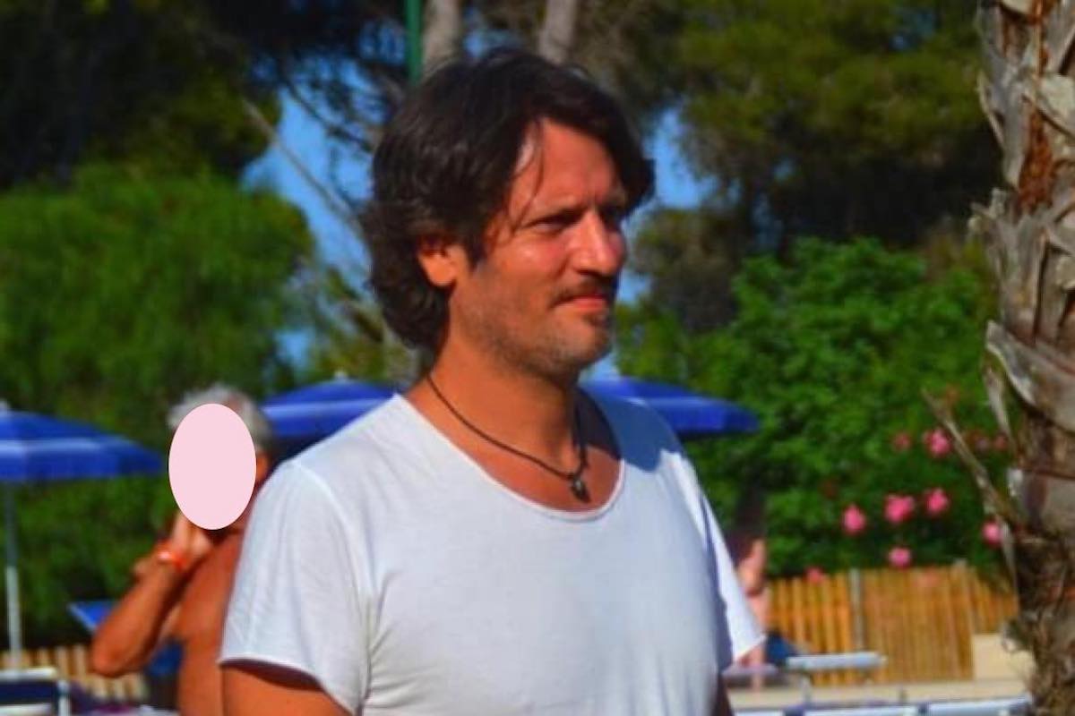 Medico di 45 anni muore dopo una partita a tennis: lascia due figli piccoli