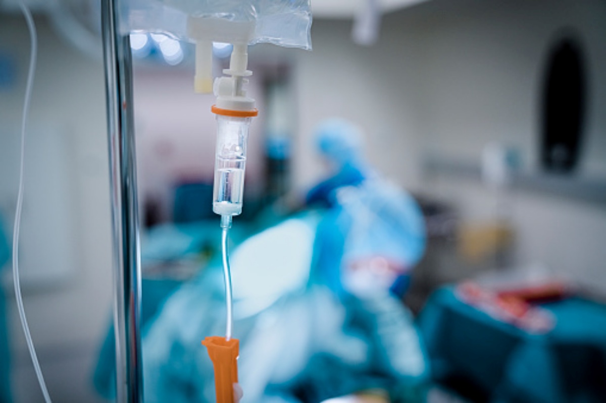 Ostetrica e infermiera in seri guai: iniettano una dose errata di morfina ad una donna incinta, uccidendo il bambino