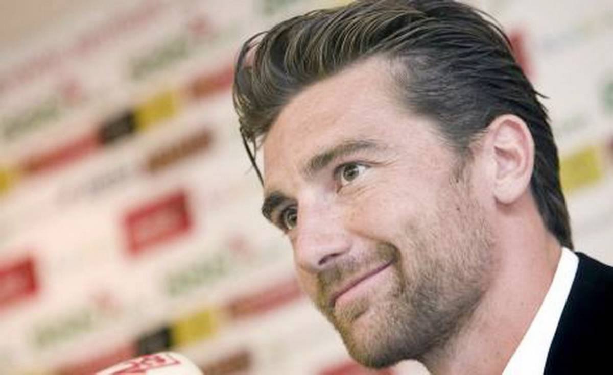 L’ex portiere è stato coinvolto in un grave incidente stradale nella notte: le sue condizioni