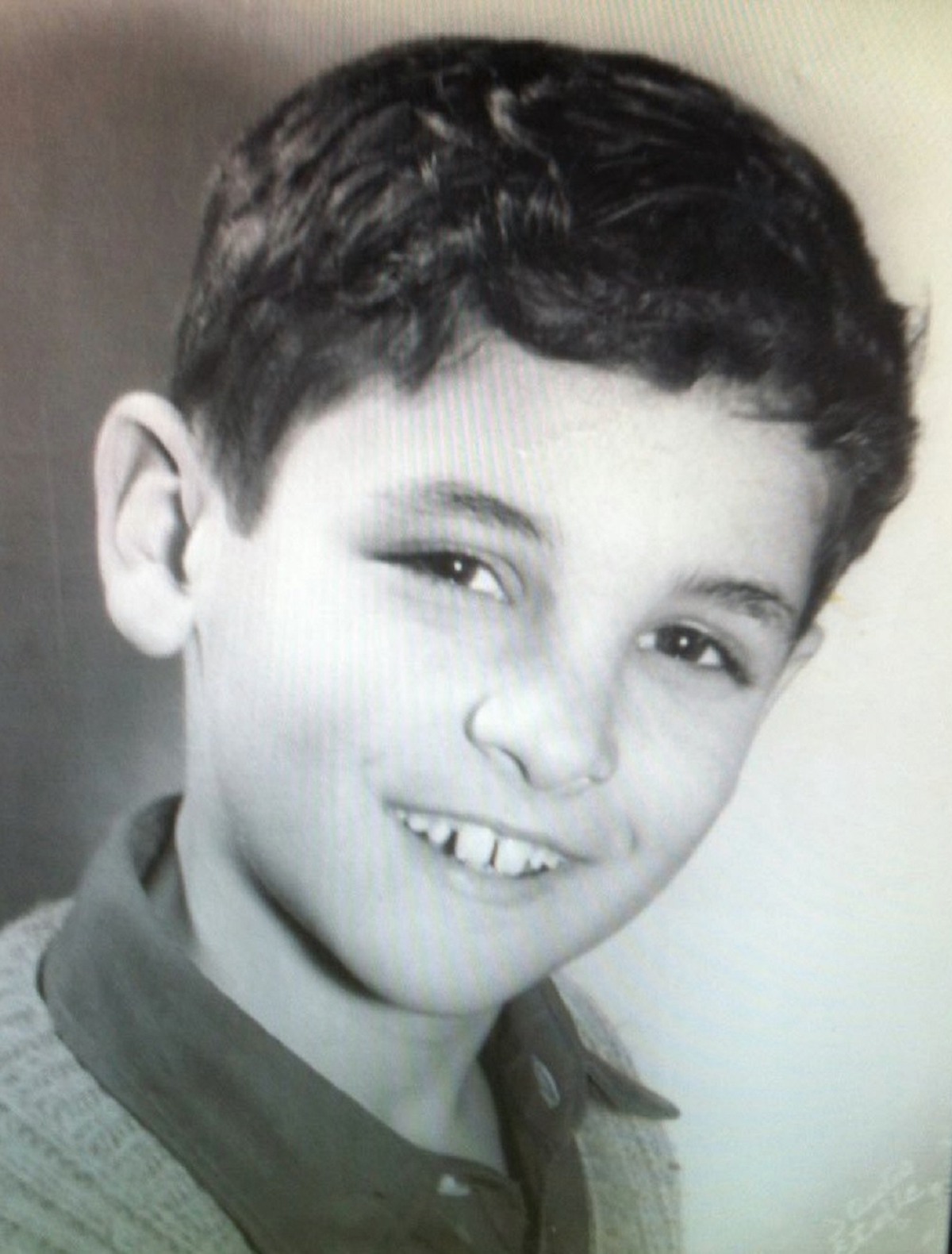 Qui era solo un bambino, oggi con dolore parliamo della sua dipartita. Addio a una leggenda della musica rock