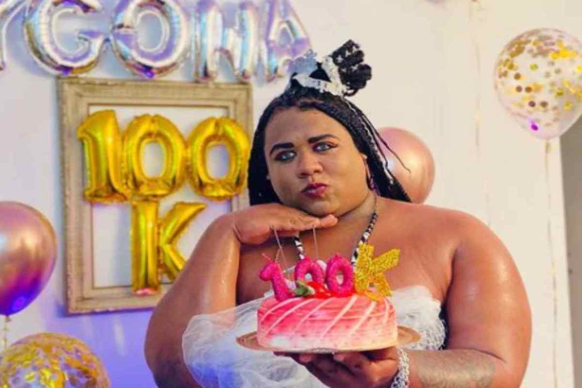 Ricoverata influencer malata di Covid: derideva chi indossava la mascherina a una festa