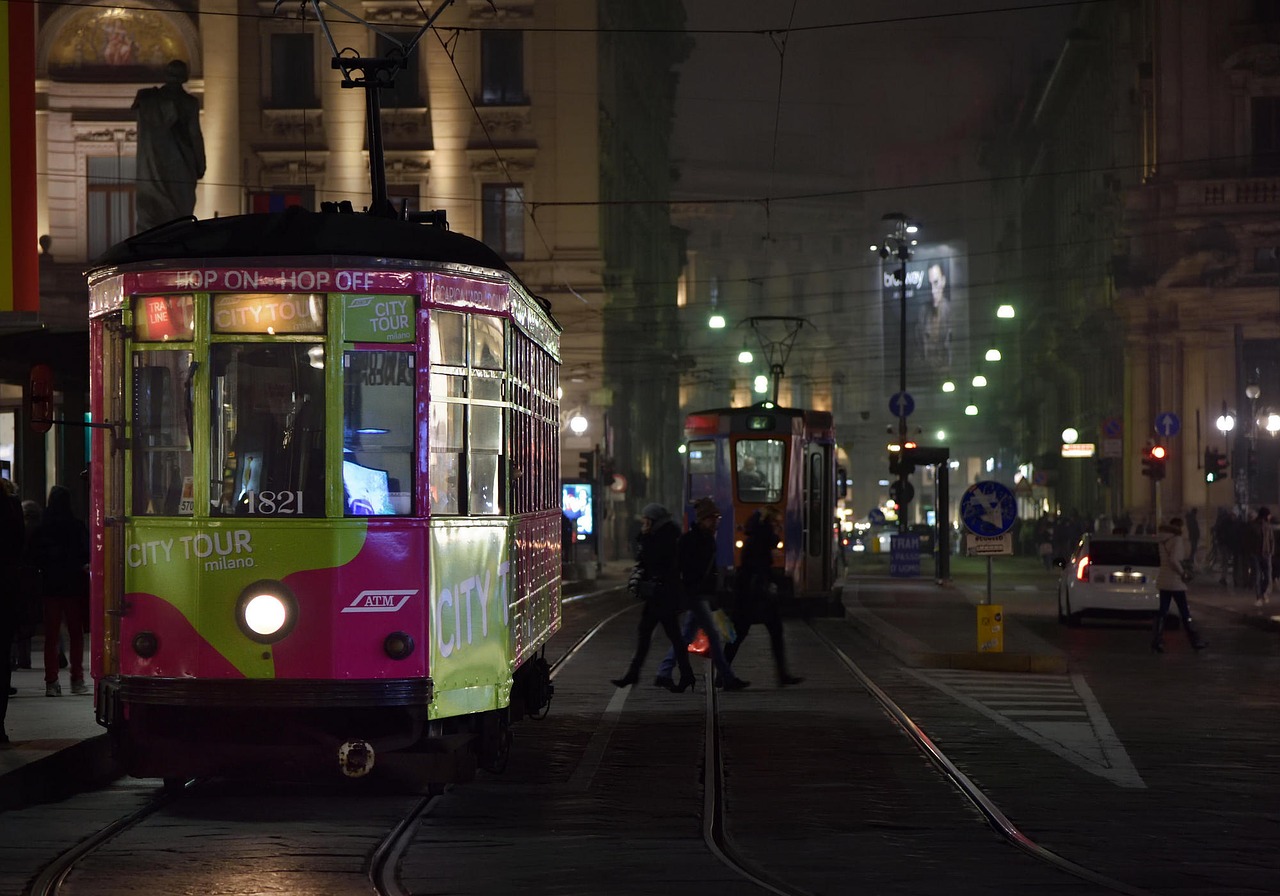 Strada trafficata a Milano