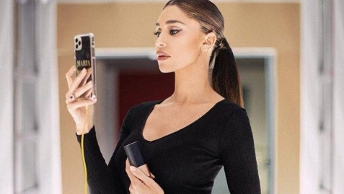 Belen Rodriguez risponde al commento di un hater