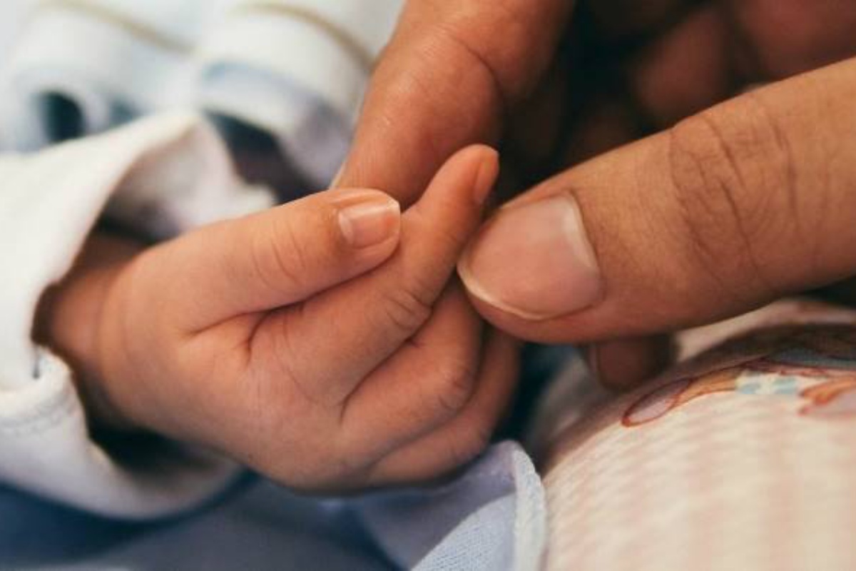 Mamma di 6 figli perde la vita due giorni dopo aver messo al mondo i suoi 3 gemelli