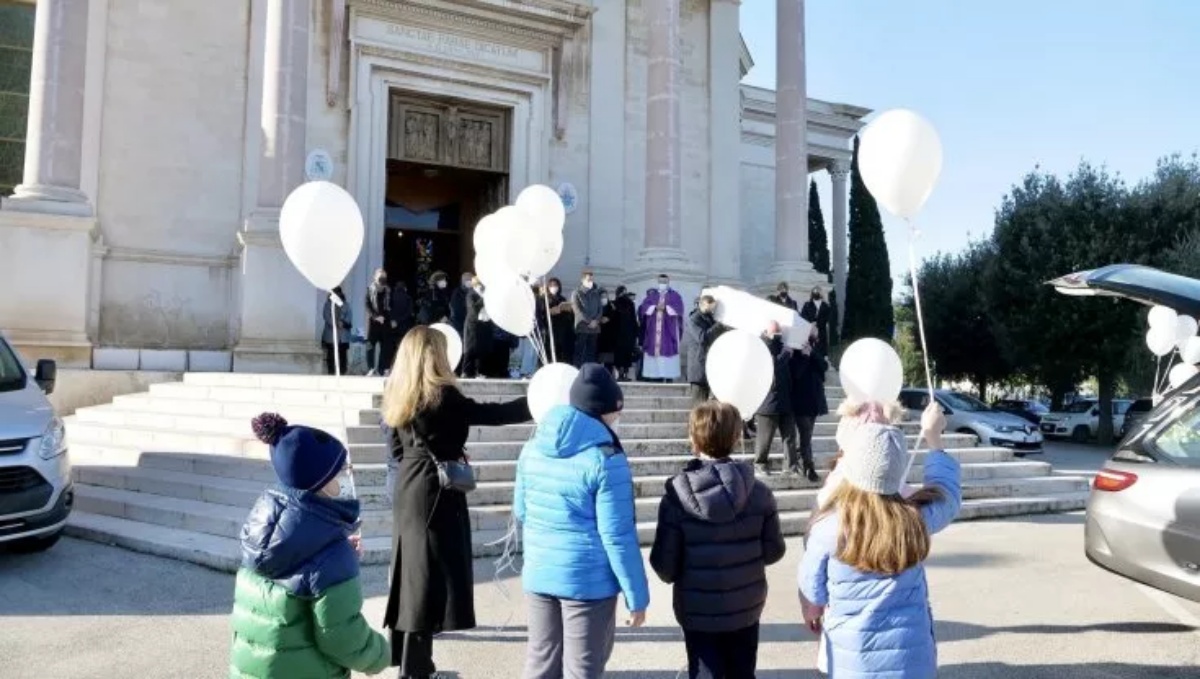 Funerale bambino 9 anni morto a Bari