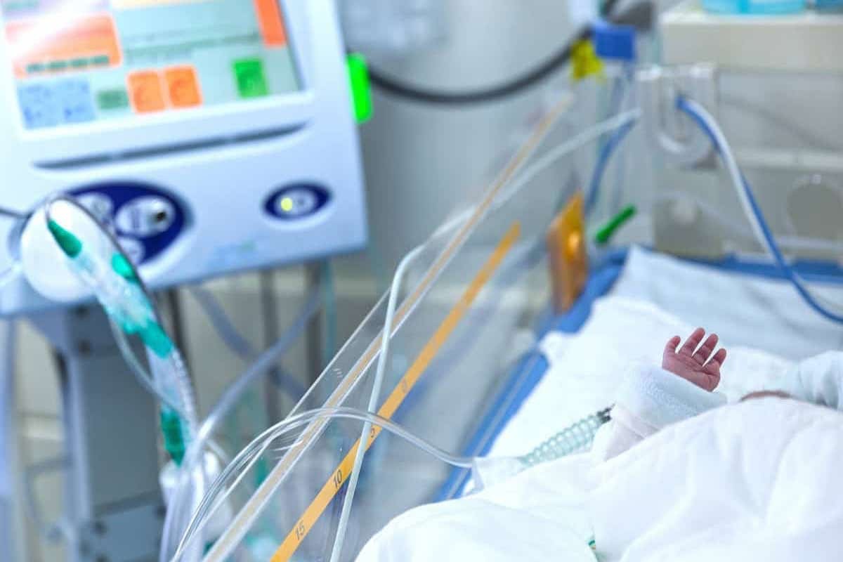Modena, neonato di 12 giorni morto mentre era ricoverato in ospedale. Cos’è accaduto