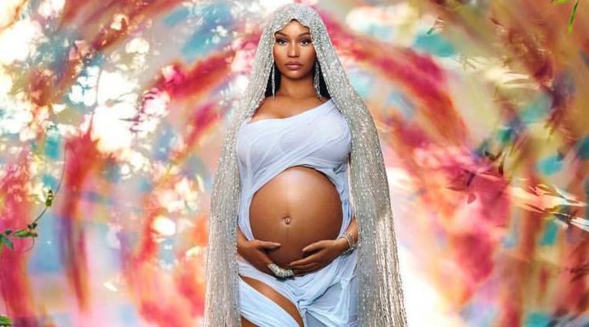 Nicki Minaj mostra il suo bambino al mondo