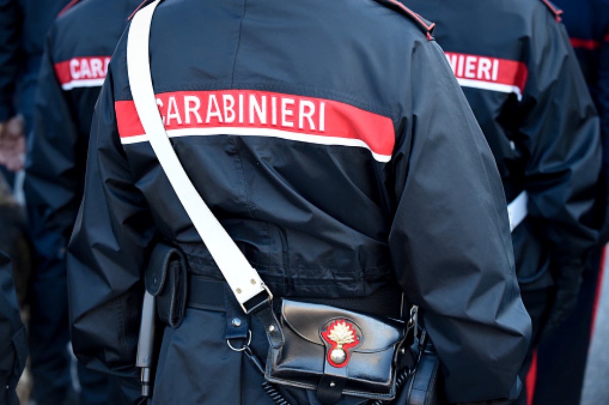 Rozzano, papà di 43 anni cerca di uccidere i figli 