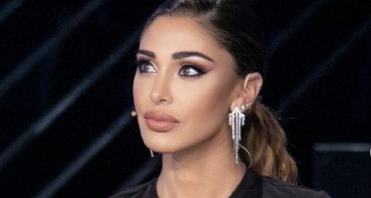 Belen Rodriguez ammette di essere incinta in un’intervista ma non passano inosservate le frecciatine rivolte all’ex marito