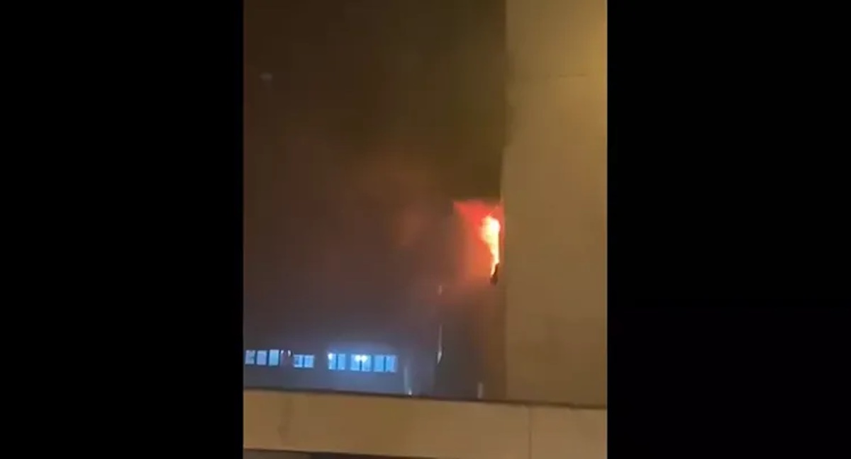 Paziente Covid appicca incendio