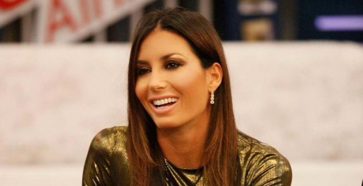 Elisabetta Gregoraci, look pazzesco al GF Vip. L’ex gieffina fa centro con il suo outfit spaziale