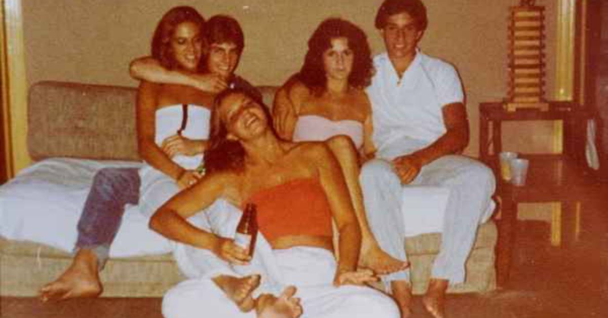 L’avete riconosciuto? La sua ex fidanzatina ha postato queste vecchie foto e ha raccontato della sua voglia sfrenata di amarla