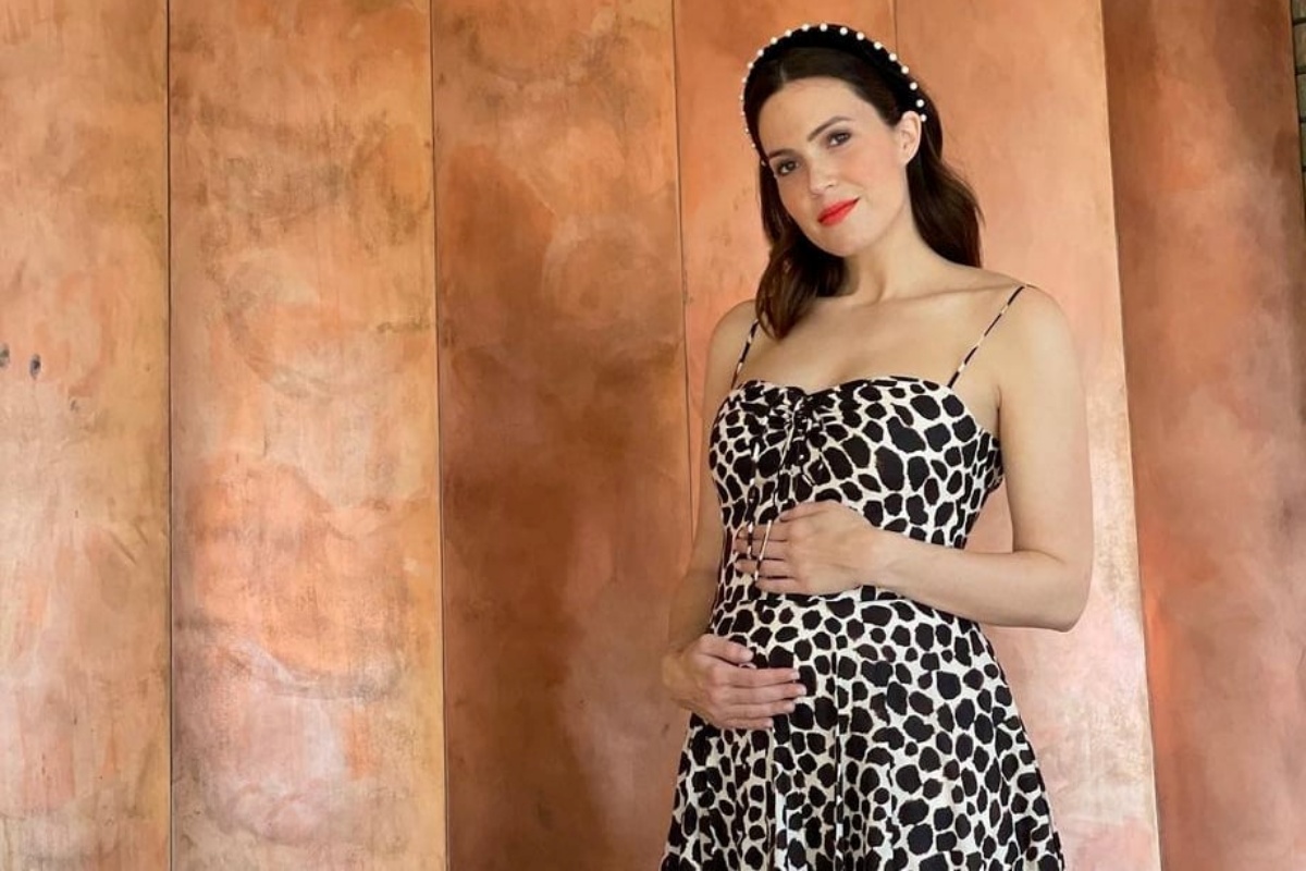 Mandy Moore, incinta, racconta la sua gravidanza