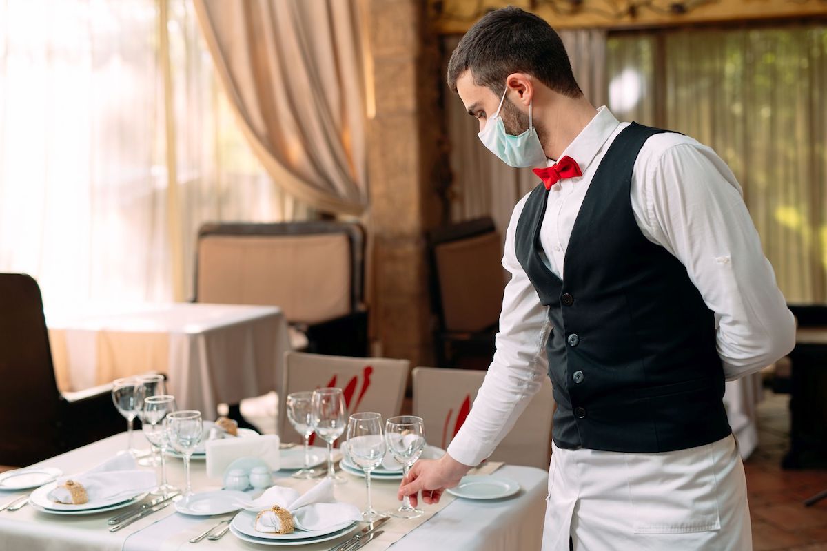 L’apertura dei ristoranti anche a cena? Il Cts frena,  ora deciderà il Governo