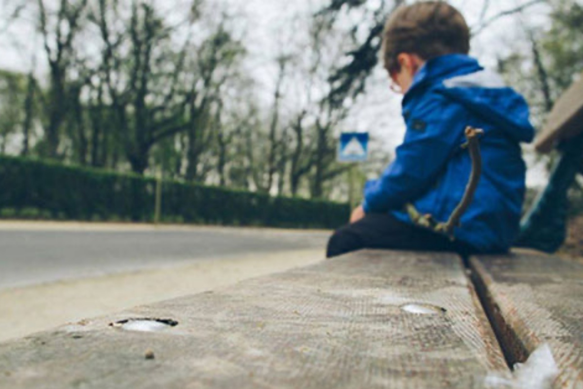 Agenti trovano un bambino di 7 anni, in giro per la città in stato confusionale: ricordava solo il suo nome