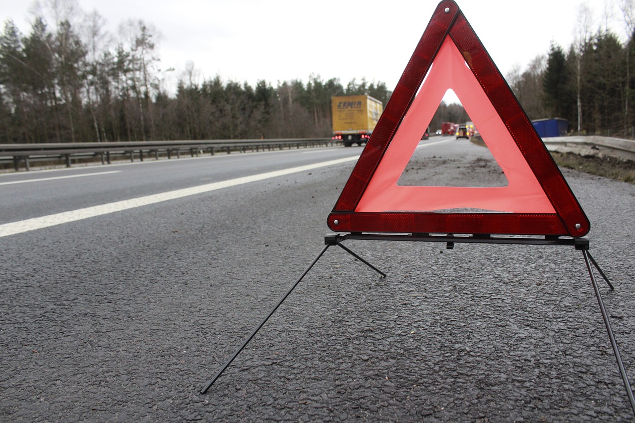 Triangolo segnale di pericolo