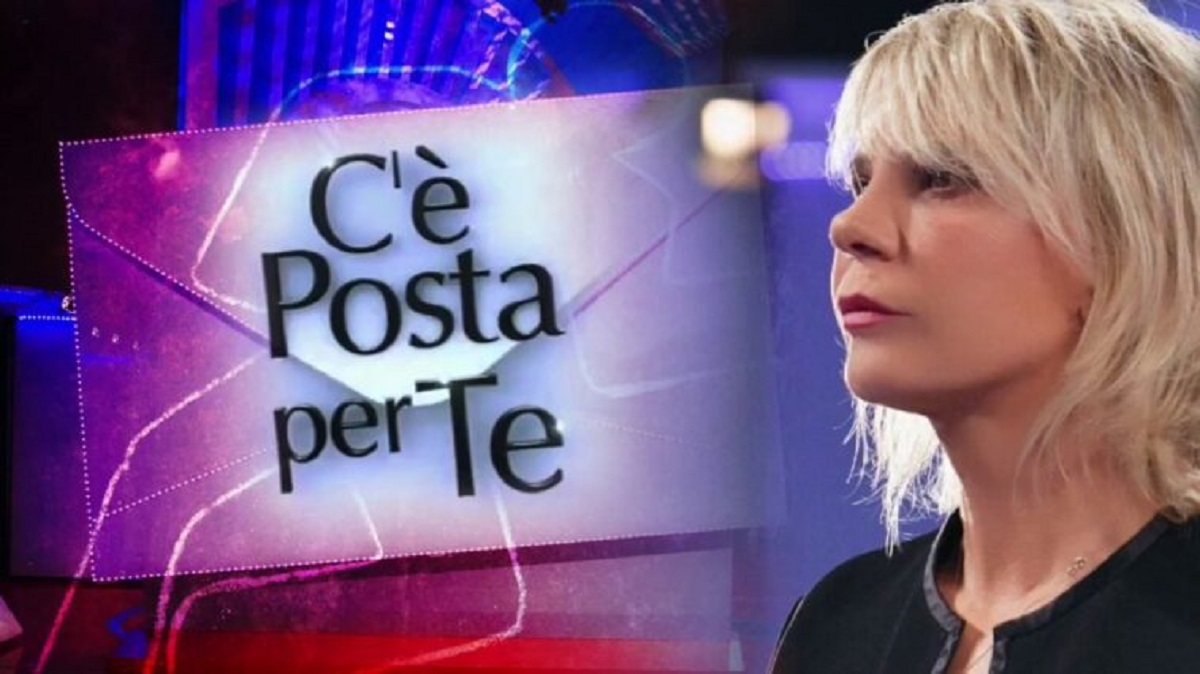 C'è Posta per Te, Maria De Filippi scappa dietro le quinte e lascia lo studio