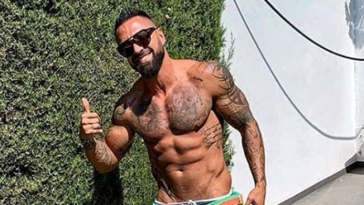 A 4 anni dal ritiro l’ex bomber si mostra così sui social: è irriconoscibile e la sua trasformazione coglie tutti di sorpresa