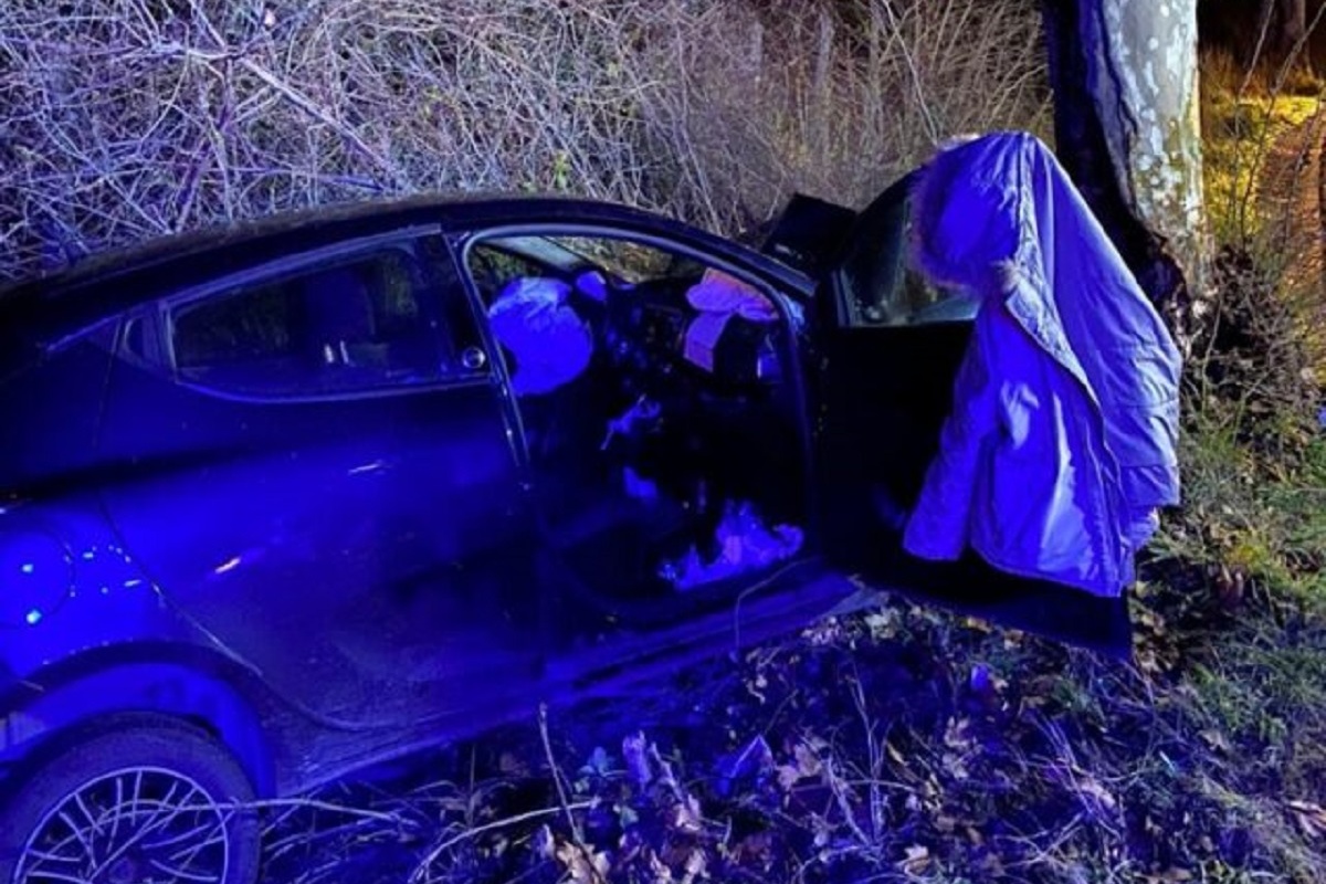 Tragedia ad Aprilia, ragazzo di 25 anni morto a causa di un incidente stradale: inutili i tentativi dei sanitari