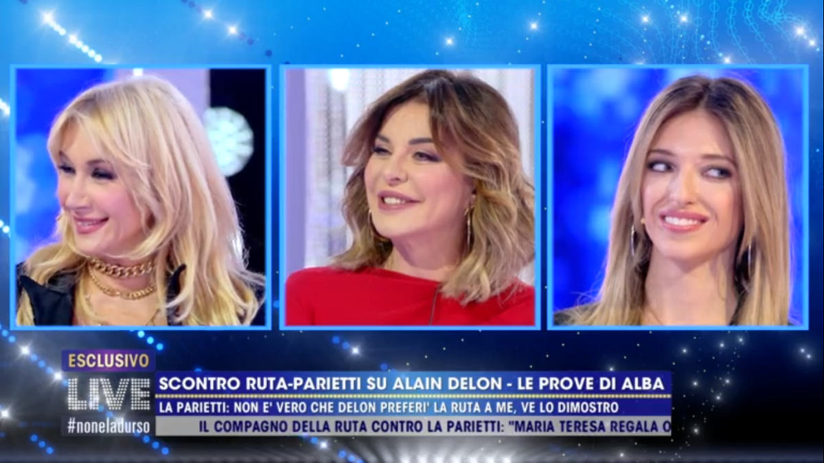 Live-Non è la D’Urso critiche su Maria Teresa Ruta: “Inventa storie”
