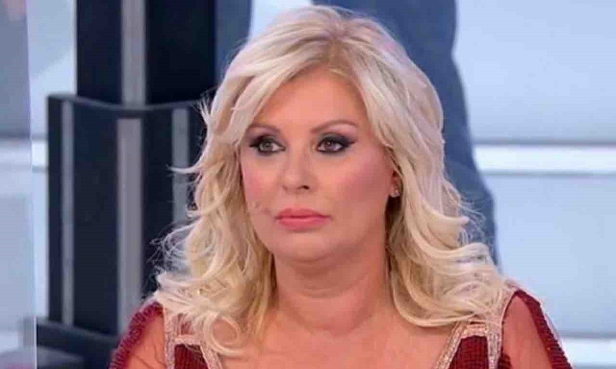 UeD: Tina Cipollari rifiuta l'Isola dei Famosi per la De Filippi